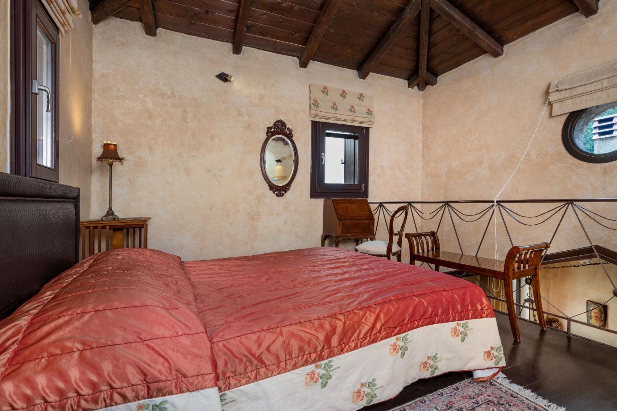 Ostra Menalon Luxury Suites Kardharás Chambre photo