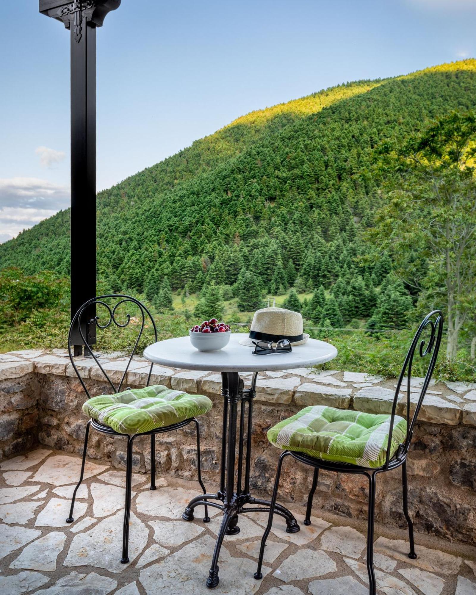 Ostra Menalon Luxury Suites Kardharás Extérieur photo
