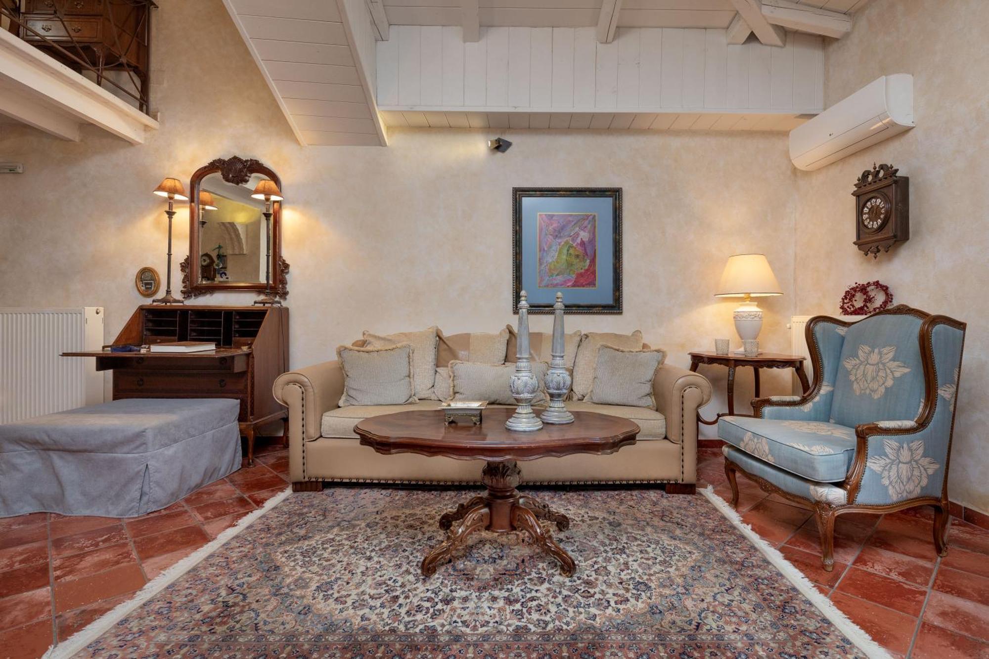 Ostra Menalon Luxury Suites Kardharás Chambre photo