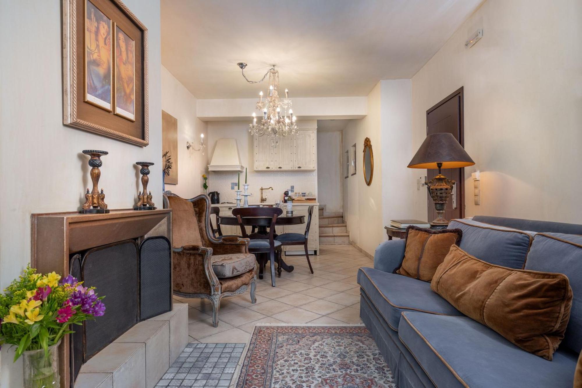 Ostra Menalon Luxury Suites Kardharás Chambre photo