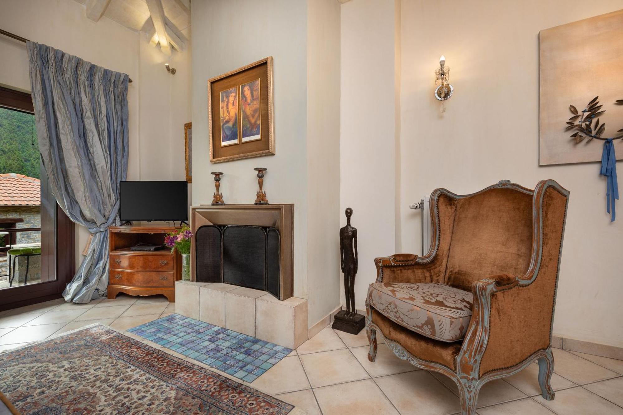 Ostra Menalon Luxury Suites Kardharás Chambre photo