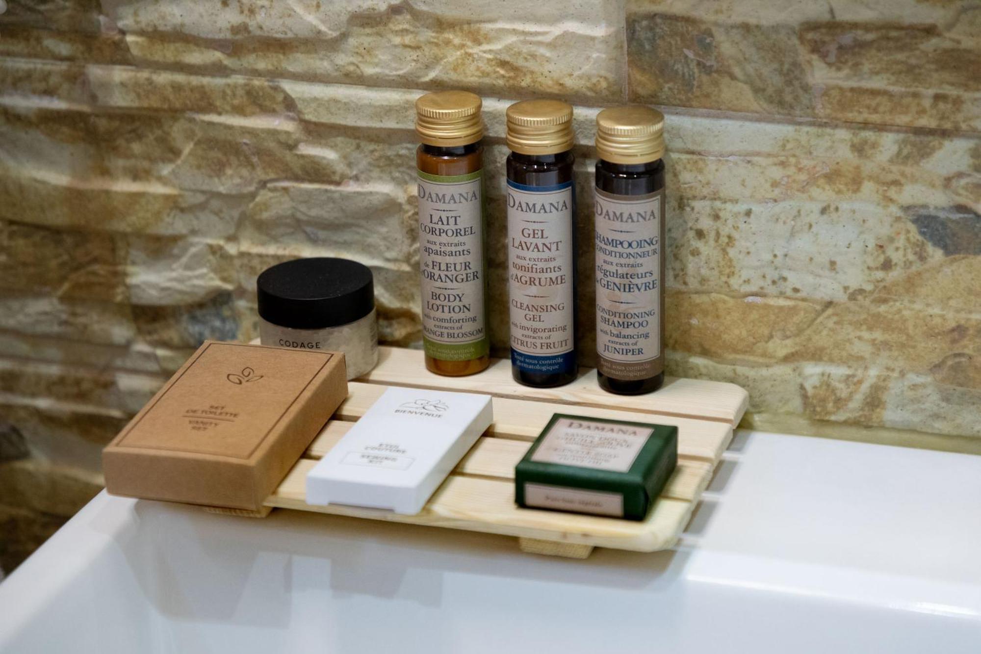 Ostra Menalon Luxury Suites Kardharás Chambre photo