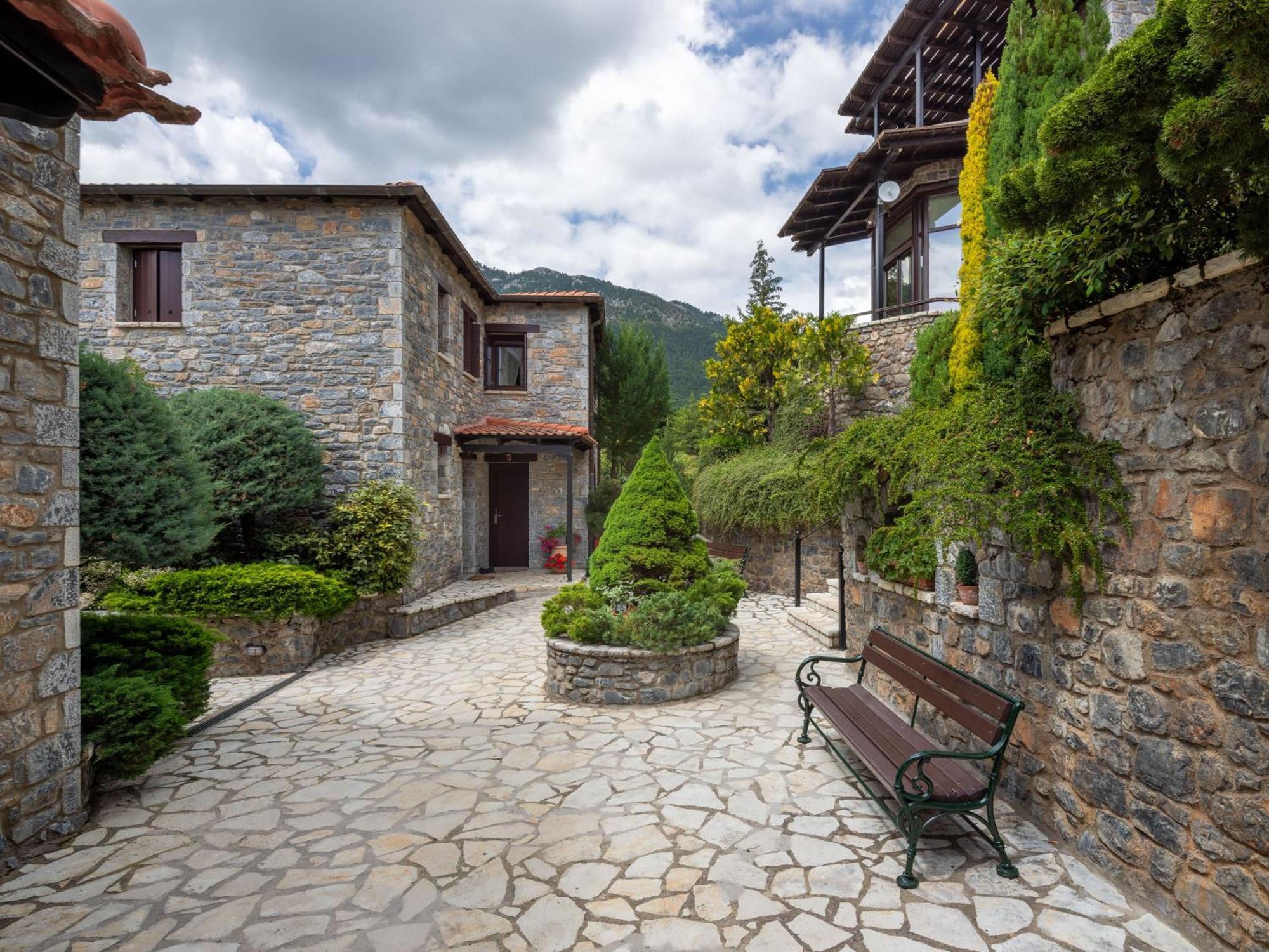 Ostra Menalon Luxury Suites Kardharás Extérieur photo